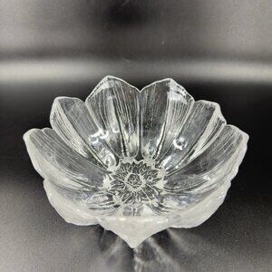 Kosta Boda Water Lily Textured Glass Flower Bowl Dish Heavy Clear Glass Dish VTG